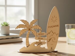 Gepersonaliseerd houten surfboard met naam in interieur